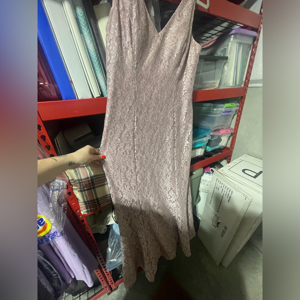Women’s size 14 evening gown / rose / lace